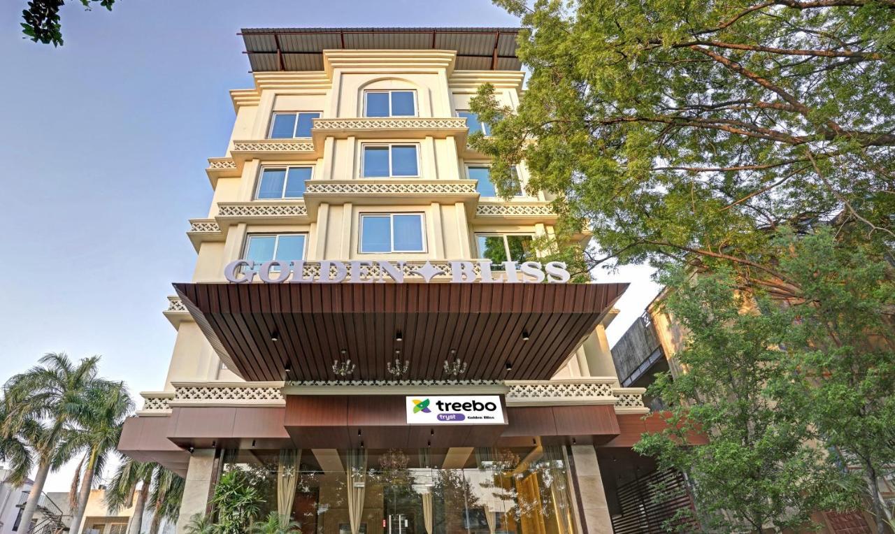 Treebo Premium Golden Bliss Trimurti Nagar Square Nagpur Exteriör bild